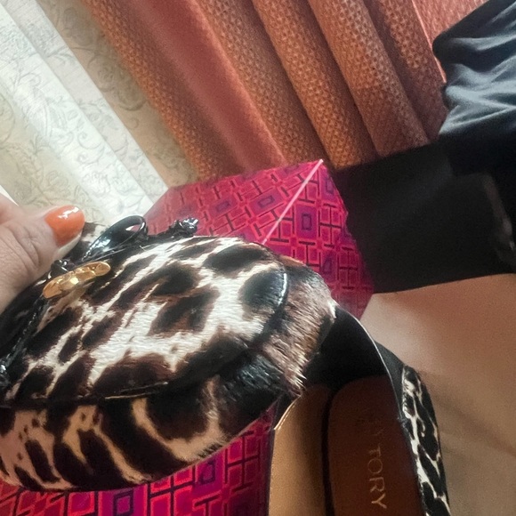 Tory Burch Cream and Black Charm Loafers - Picture 8 of 9